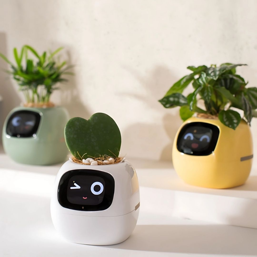 AI-Powered Plant Pot: Ivy The PlantiPet